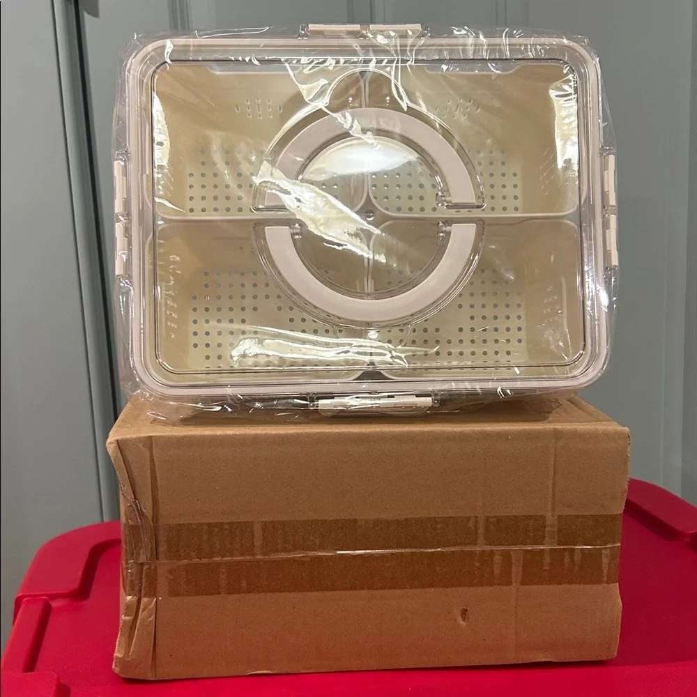 ✨BNWT - Large Clear Storage Organizer With Lids (4 Compartments)✨
